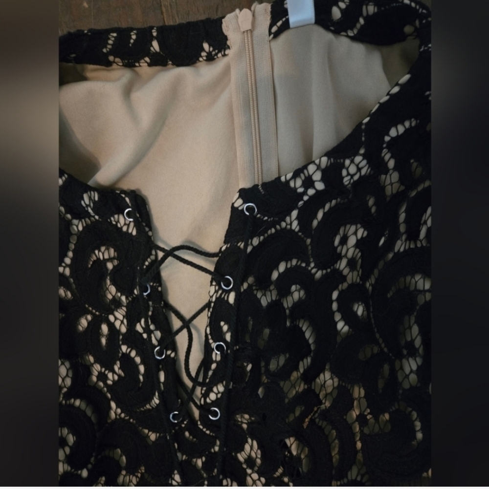 Black Lace Overlay Keyhole 3/4 Sleeve Dress | Women's Medium Whimsygoth Grunge - Picture 3 of 5